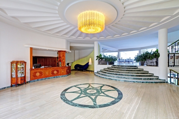President Grand Hotel